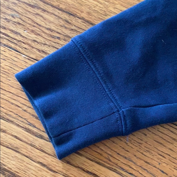 Men’s Vineyard Vines Navy 1/4 zip - Picture 4 of 5